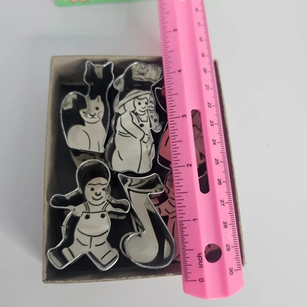 Vintage Mini Metal Cookie Cutters‎ Dutch Boy Girl Music Note Cat Gingerbread Man
